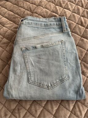 Old Navy Light Blue Women’s Straight Leg Jeans